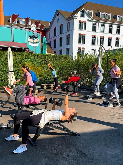 Outdoor Gym Zirkeltraining WELL Outdoor Gym Zirkeltraining WELL